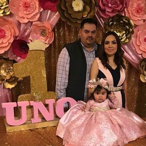 Meet your Posher, Yanet